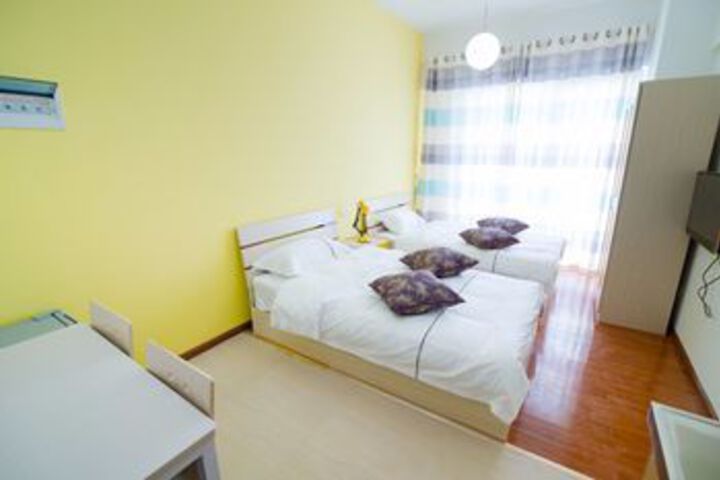 Room 13 of 36