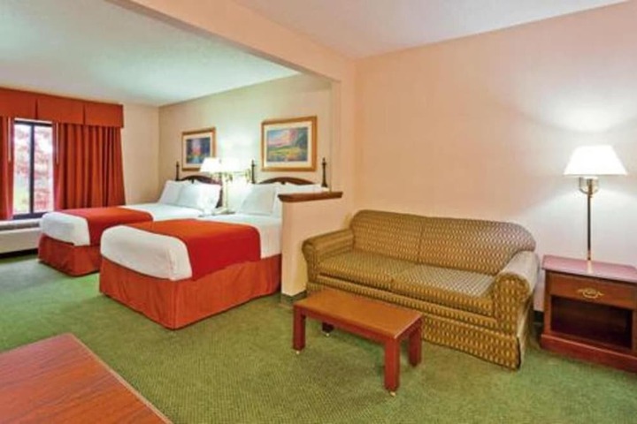Room 12 of 21