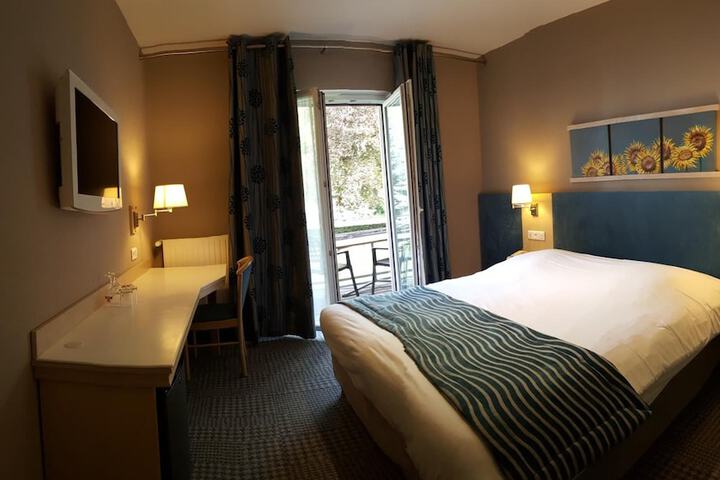 Room 25 of 54