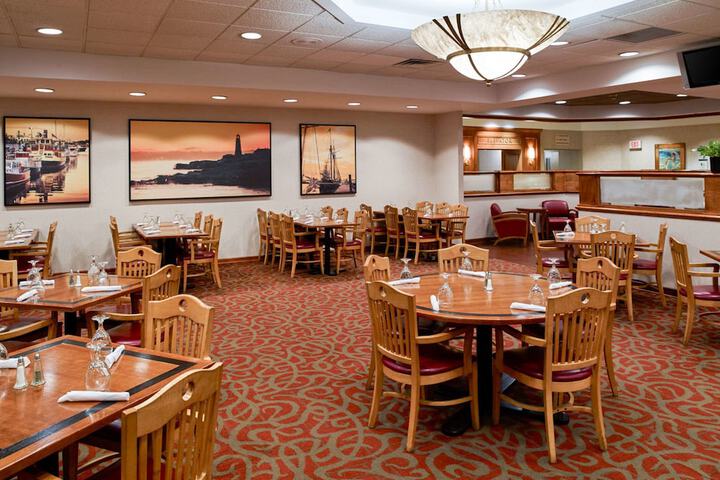 Dining 17 of 30