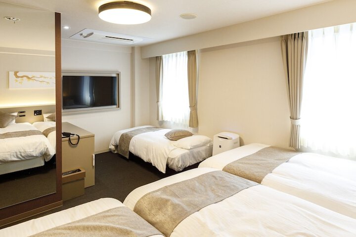 Room 14 of 48