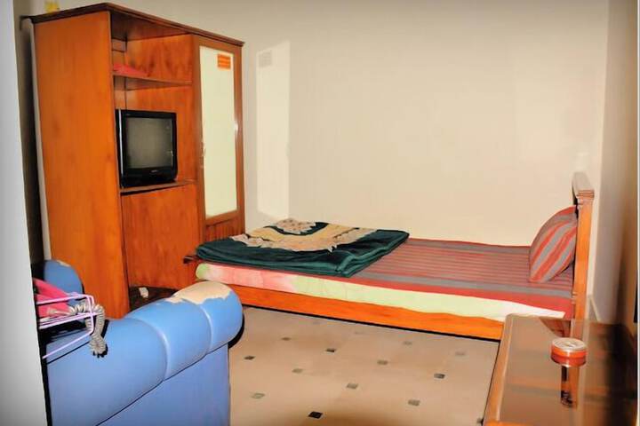 Room 3 of 9