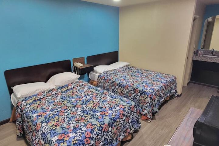 2 Double Beds (3 of 5)