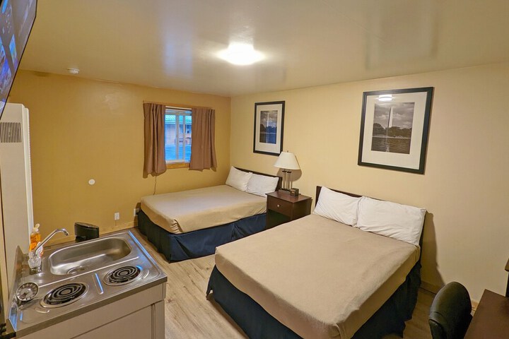 Room 12 of 50