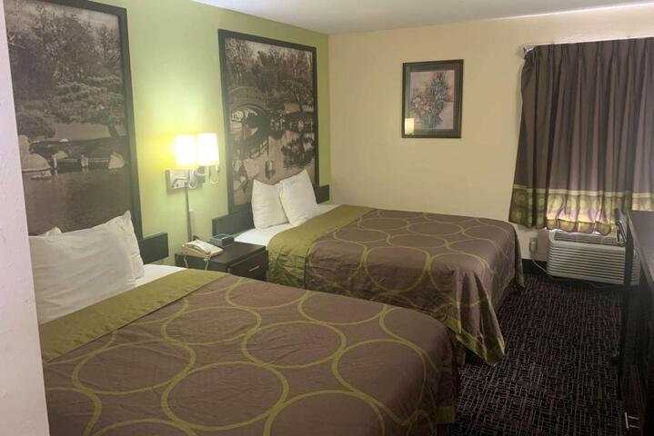 2 Queen Beds (5 of 5)
