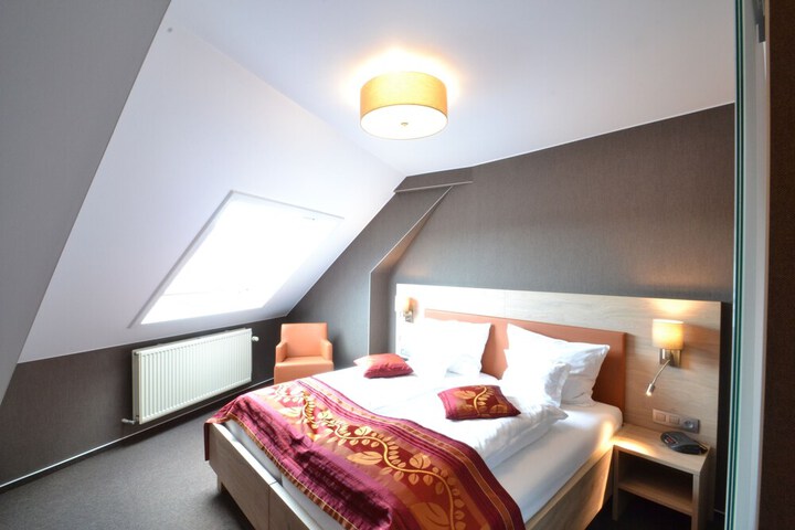 Room 6 of 40