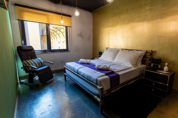 Room 7 of 91