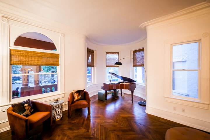 Hotel Interior 6 of 94