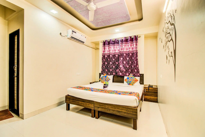 Room 2 of 3