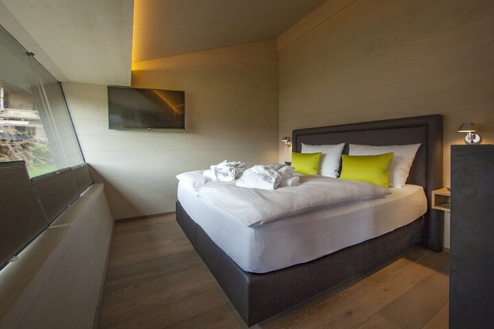 Room 4 of 59
