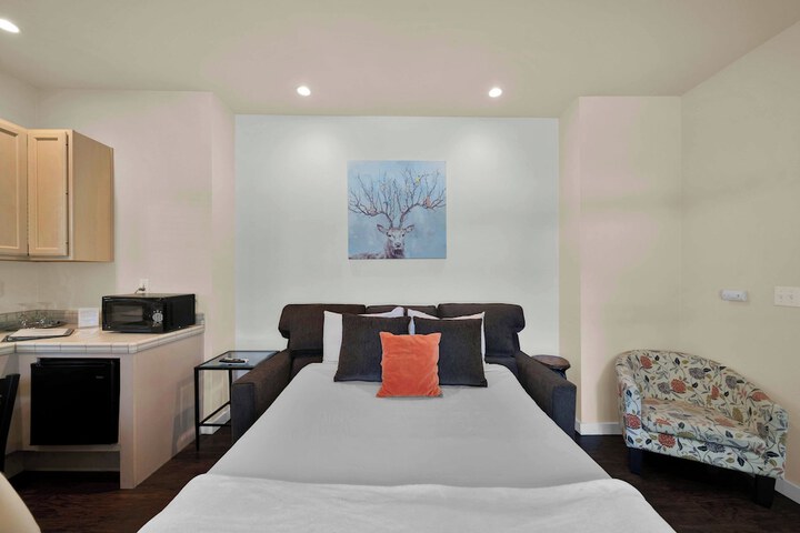 Room 87 of 172