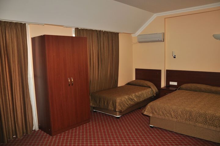 Room 5 of 25