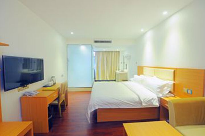 Room 3 of 18