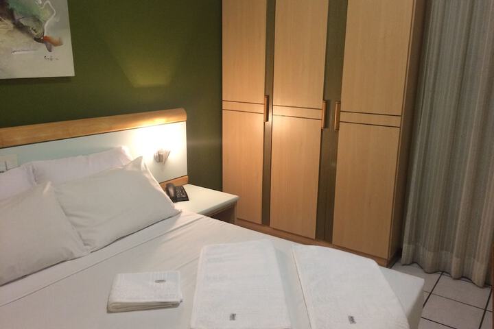 Room 10 of 31