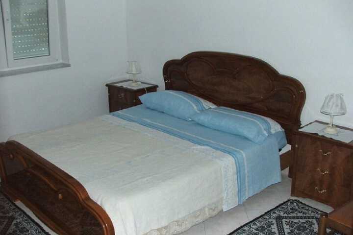 Room 5 of 34