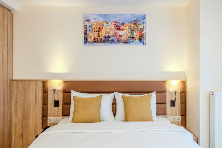 Room 43 of 170