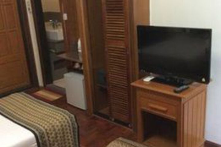 Room 8 of 26