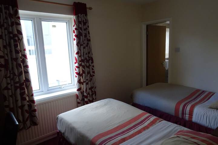 Room 8 of 104
