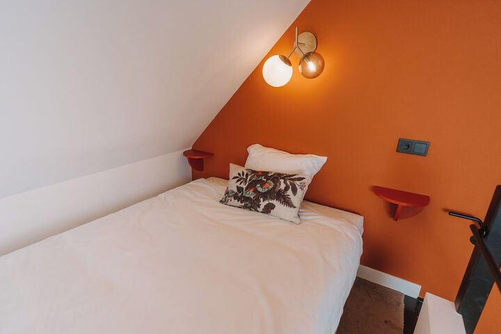 Room 7 of 72