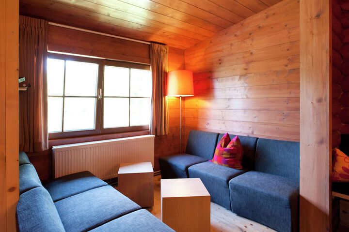 Room 15 of 34