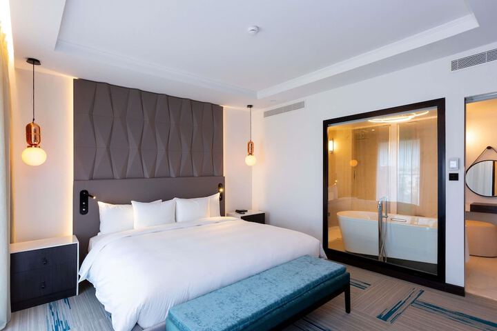 Room 11 of 150