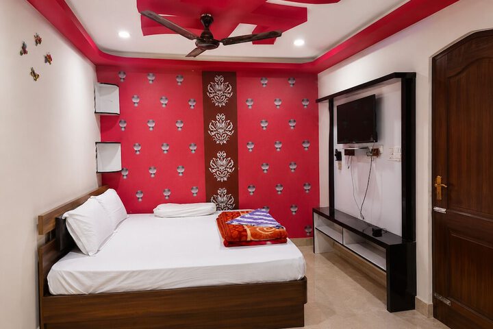 Room 2 of 11