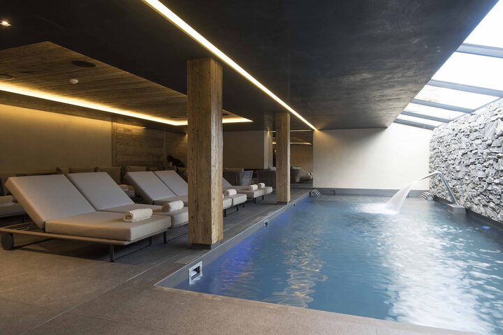 Pool 60 of 110