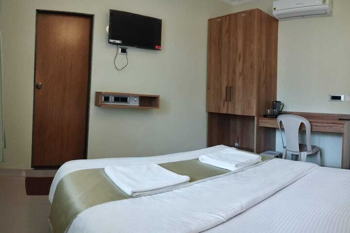 Room 13 of 21