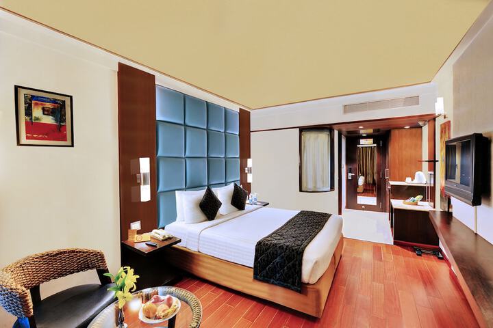 Room 10 of 42