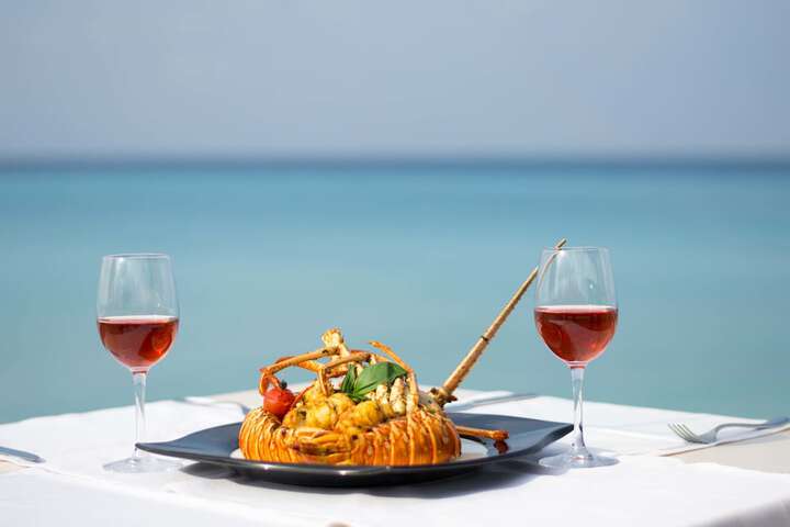 Dining 77 of 100