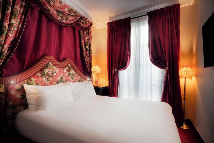 Room 16 of 50