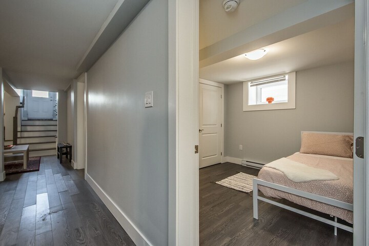 Room 12 of 64