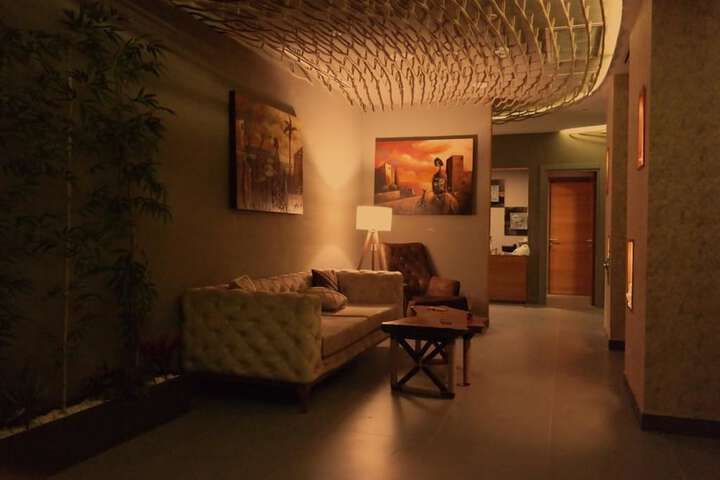 Room 34 of 40