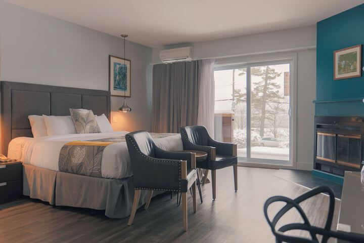 1 King Bed Accessible (22 of 27)