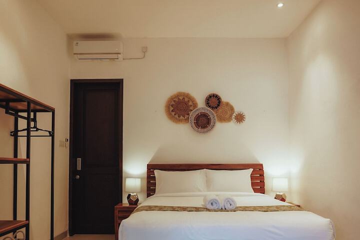 Room 8 of 20
