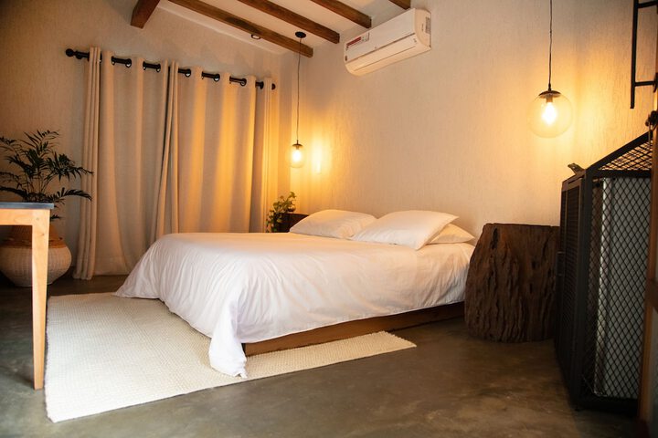 Room 2 of 76