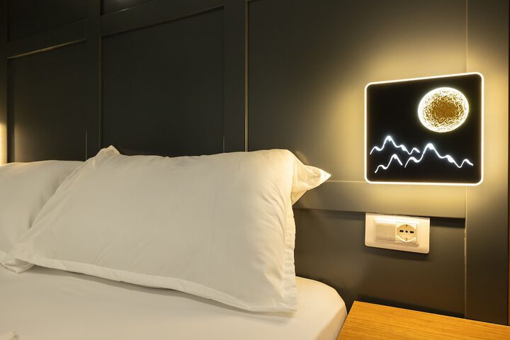 Room 18 of 50