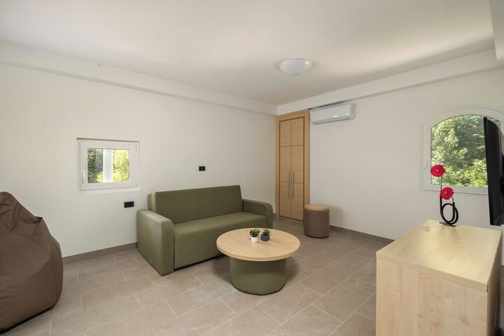 Room 17 of 24