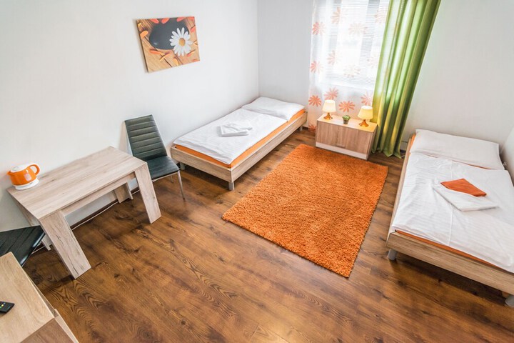 Room 6 of 20