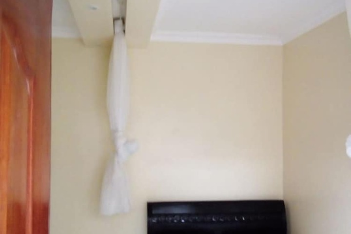Room 3 of 16