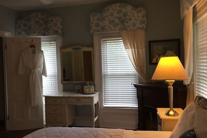 Room 4 of 70