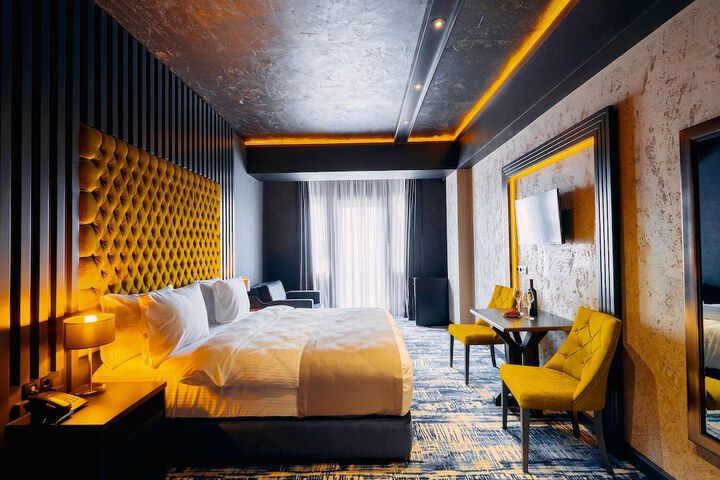 Room 95 of 199