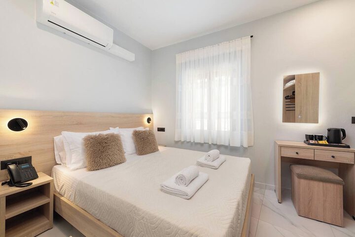 Room 2 of 36