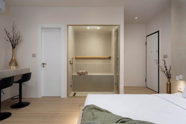 Room 21 of 68