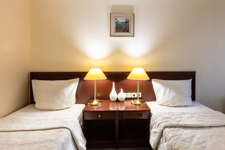 Room 22 of 34