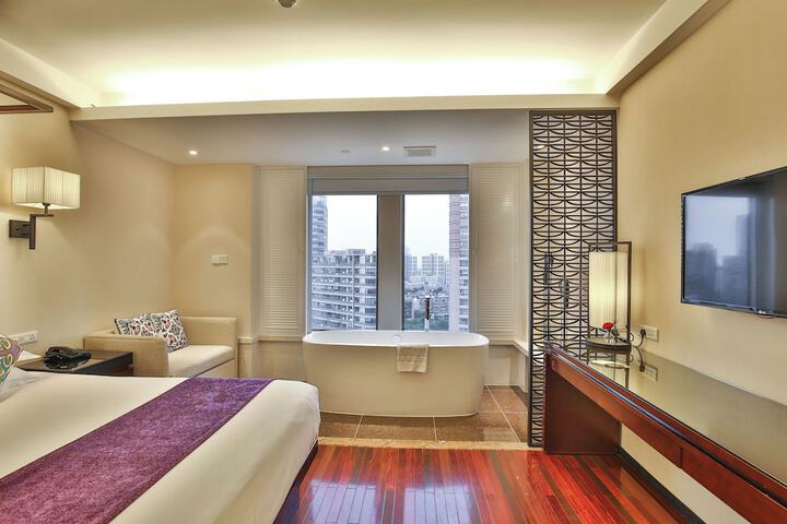 Room 19 of 44