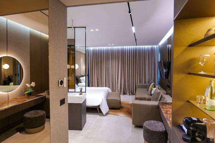Room 61 of 201