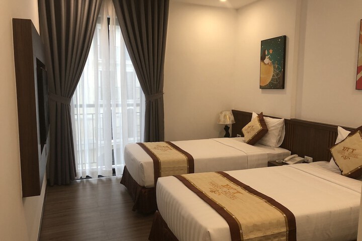 Room 9 of 17
