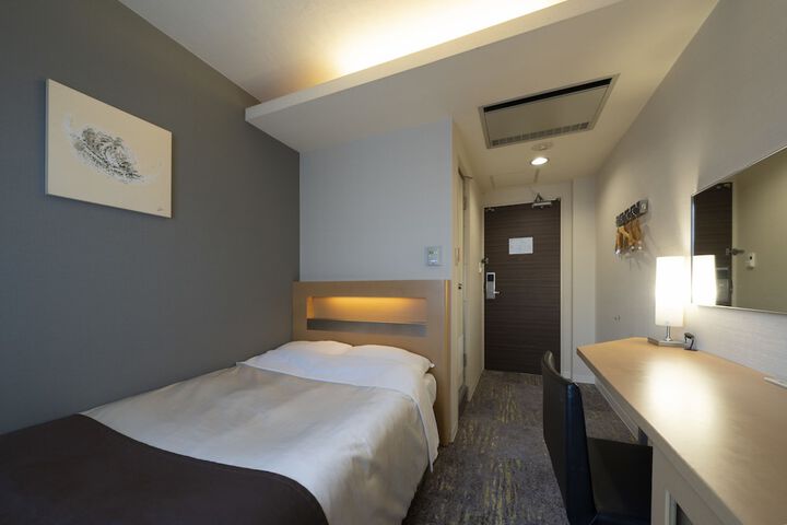 Room 12 of 100