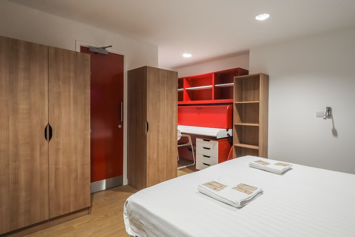 Room 6 of 49
